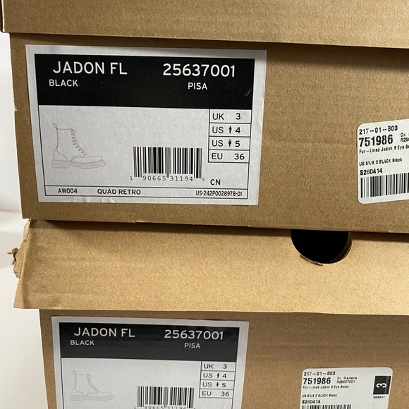 NEW DR MARTENS FUR-LINED JADON 8 EYE BOOTS - Picture 10 of 12